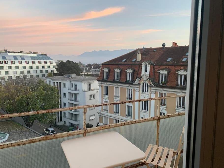 Beautiful Studio 2 Minutes From The Train Station Apartment Lausanne Bagian luar foto